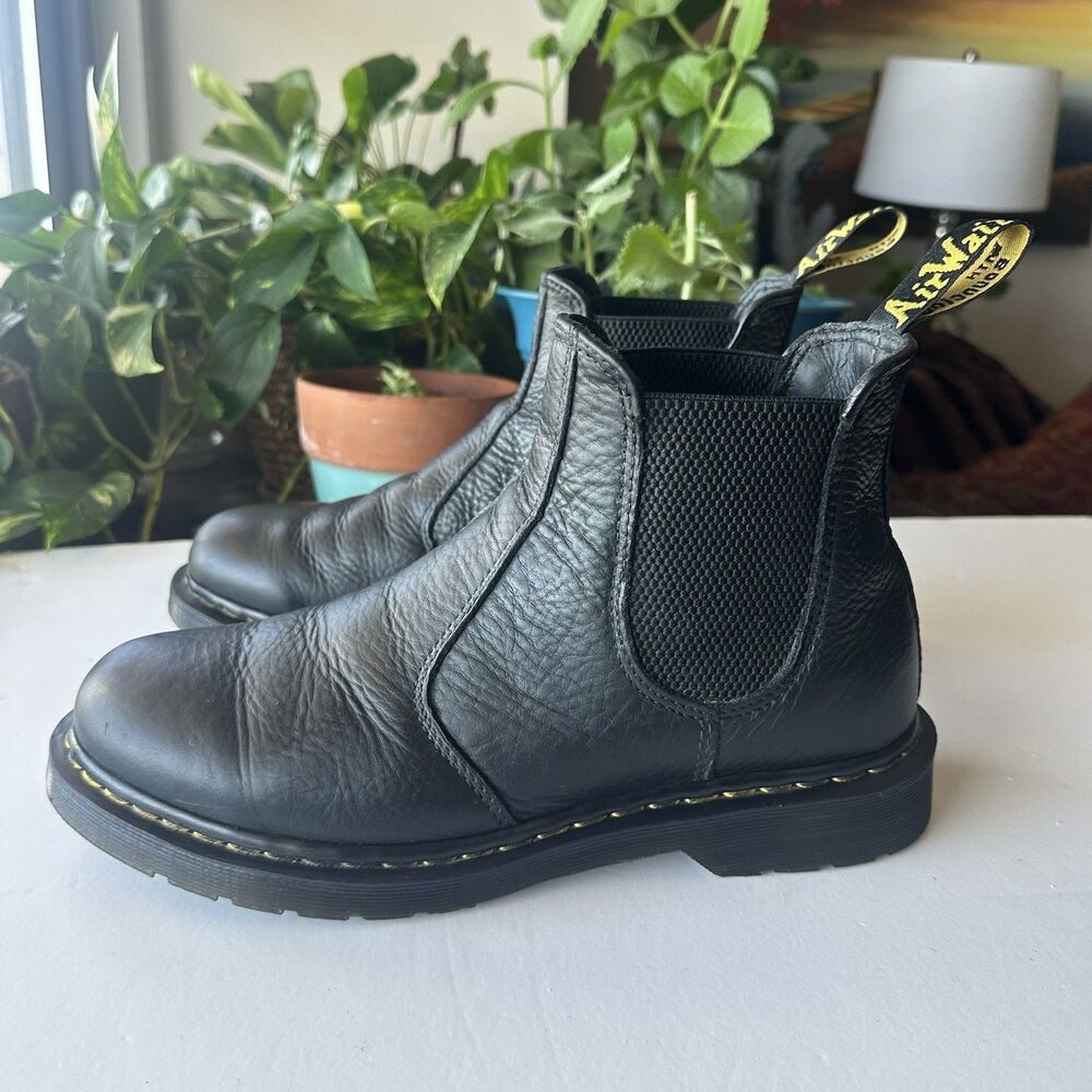 Dr. Martens Airwair Chelsea Ankle Boots Men's US 11 Black Leather Pull-On